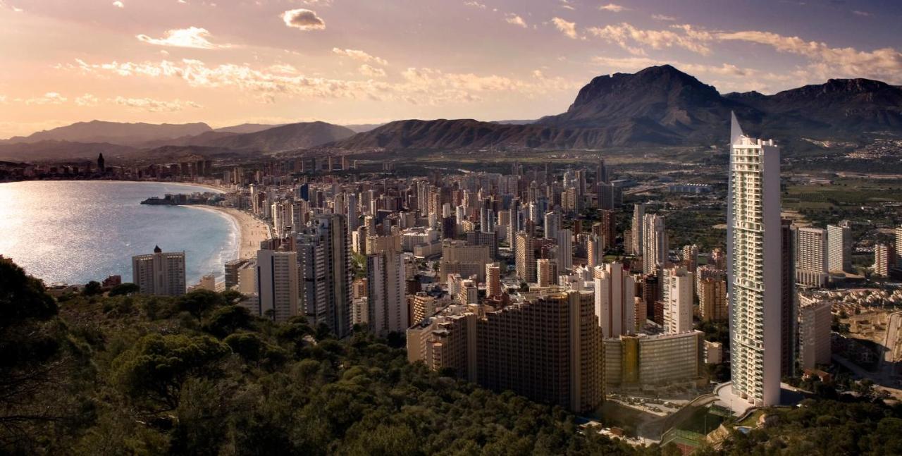 Skyline 14 Large And Sunny All-Day Balcony With Stunning Sea Views Benidorm Kültér fotó