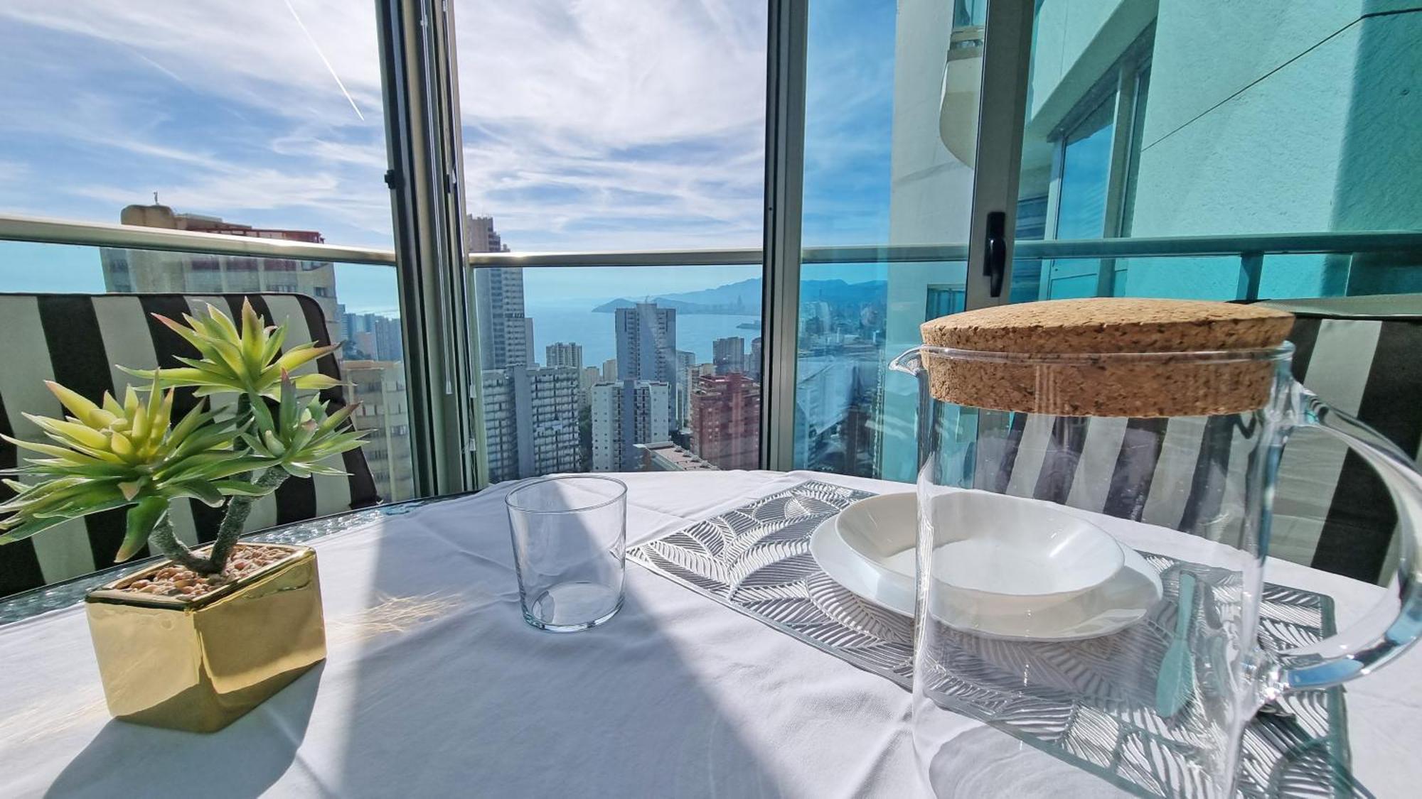 Skyline 14 Large And Sunny All-Day Balcony With Stunning Sea Views Benidorm Kültér fotó